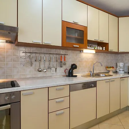 Three-bedroom In * Brstanovo