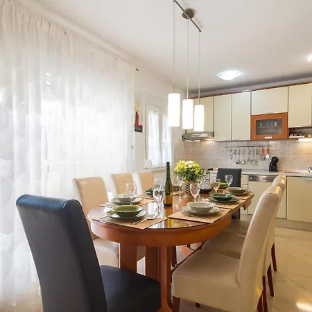 Stunning Home In Brstanovo Будинок відпочинку Brstanovo