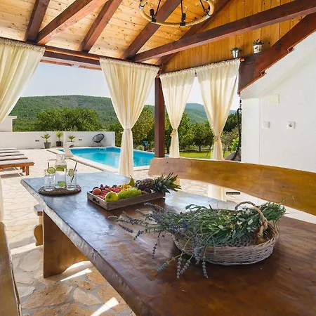 Stunning Home In Brstanovo * Brstanovo