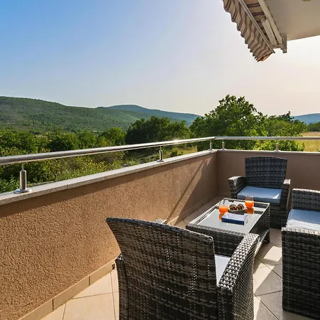 Stunning Home In Brstanovo