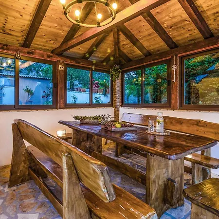 Stunning Home In Brstanovo Будинок відпочинку Brstanovo