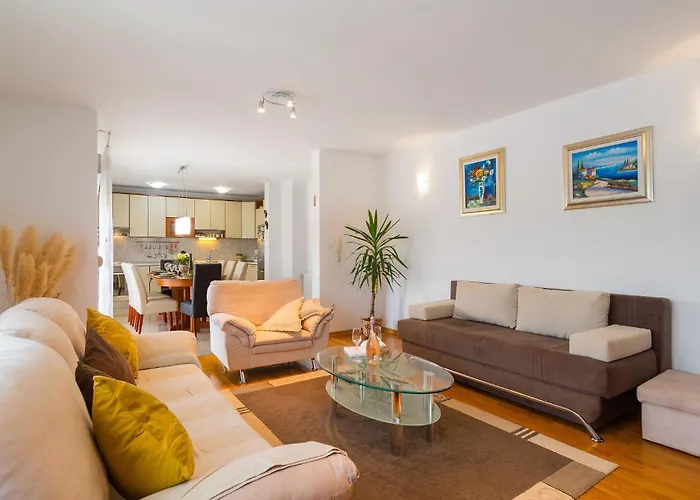 Three-bedroom In Tatil Evi