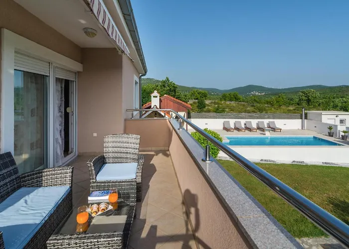 Tatil Evi Three-bedroom In Brstanovo
