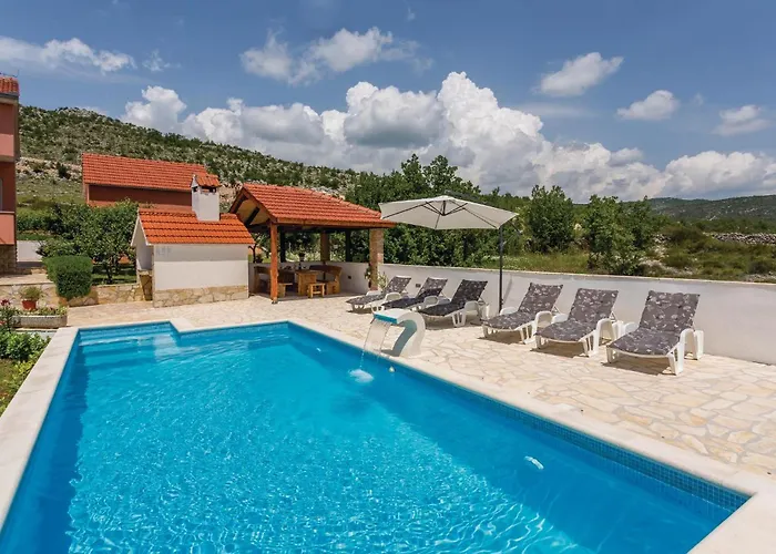 Tatil Evi Three-bedroom In *