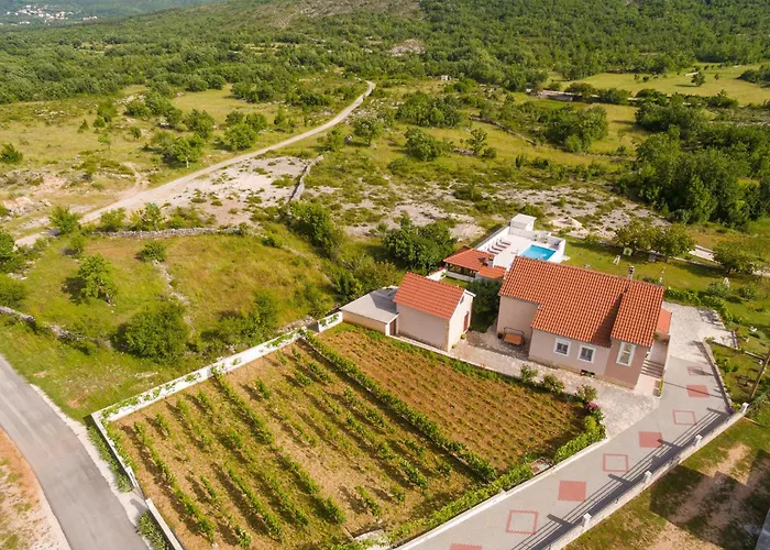 Tatil Evi Three-bedroom In *