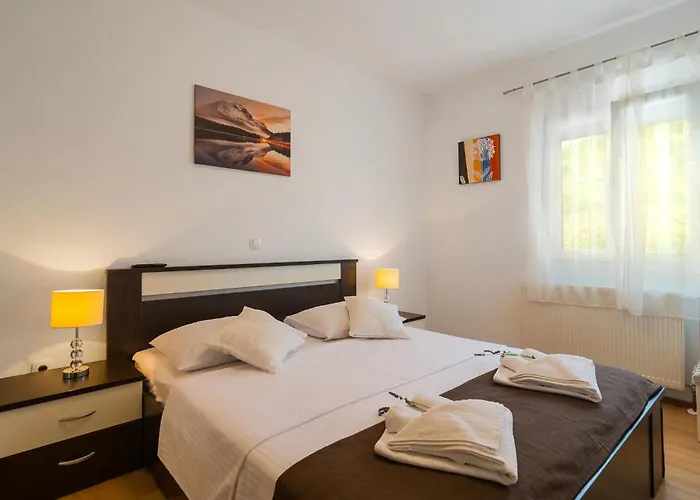Three-bedroom In Tatil Evi Brstanovo
