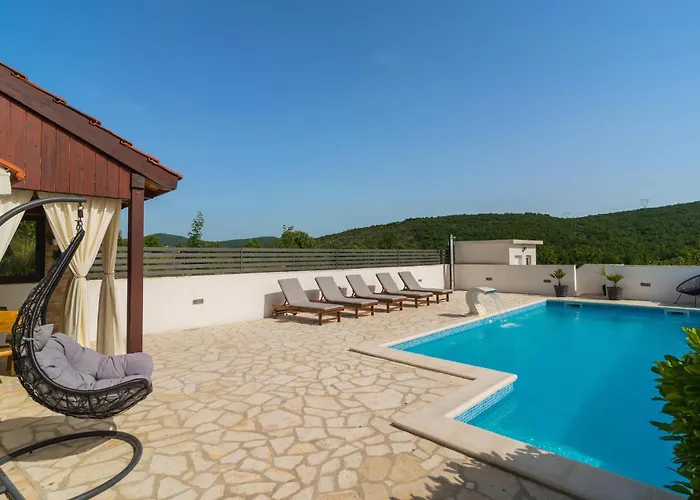 Three-bedroom In * Brstanovo